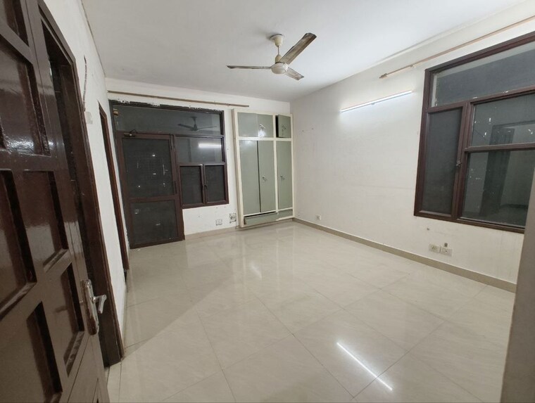Room, cghs-hewo-apartments 3 Bedroom 1430 Sq.Ft. Apartment In Sector 56 Gurgaon 9825685