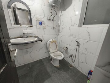 Team Area in 3 BHK Apartment at CGHS HEWO Apartments, Sector 56 – for Rent