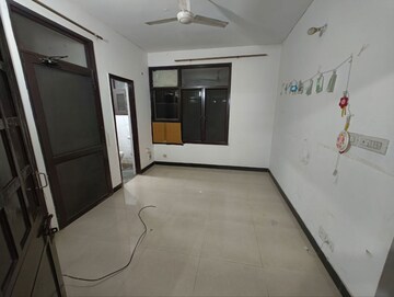 Room in 3 BHK Apartment at CGHS HEWO Apartments, Sector 56 – for Rent