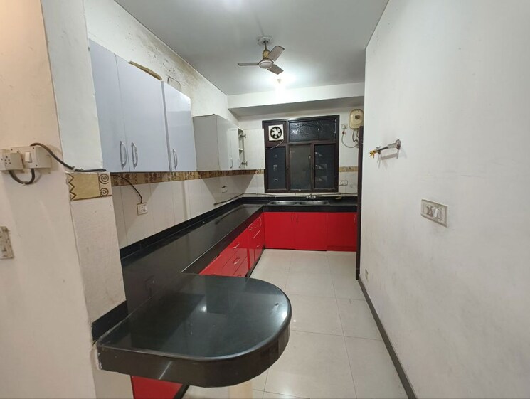 Kitchen, cghs-hewo-apartments 3 Bedroom 1430 Sq.Ft. Apartment In Sector 56 Gurgaon 9825685