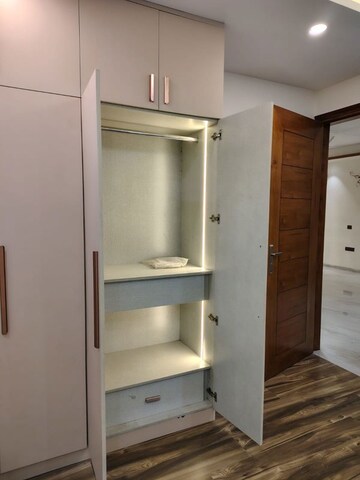 Bathroom in 4 BHK Apartment at CS Roseate 63, Sector 63a – for Rent