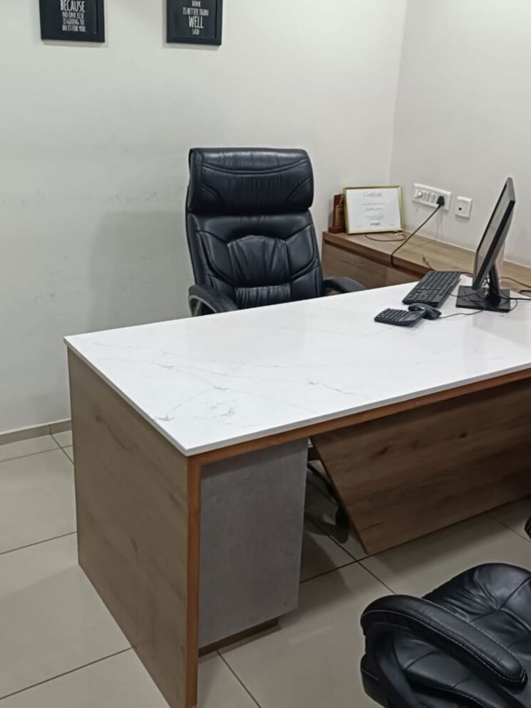 Team Area, marutinandan-entice Commercial Office Space 1065 Sq.Ft. In Ambli Ahmedabad 9825611