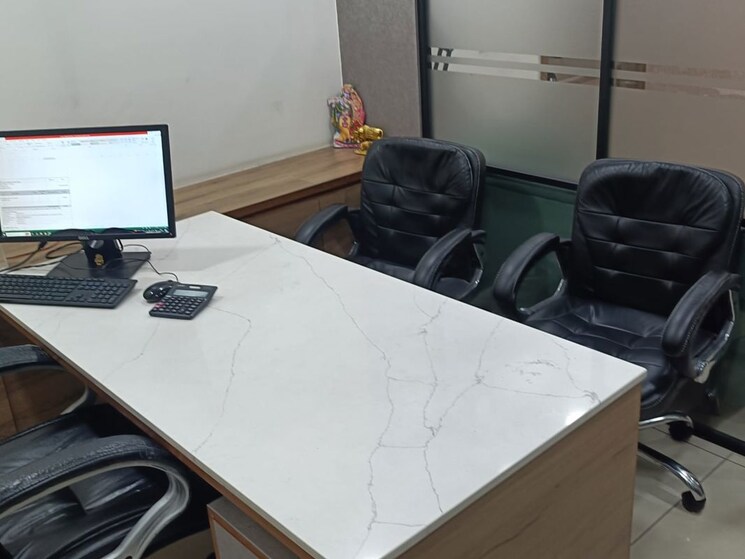 Team Area, marutinandan-entice Commercial Office Space 1065 Sq.Ft. In Ambli Ahmedabad 9825611
