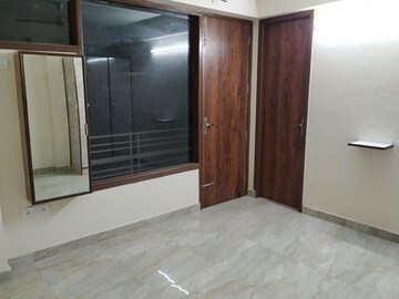 Room in 3 BHK Apartment at Pyramid Altia, Sector 70 – for Rent