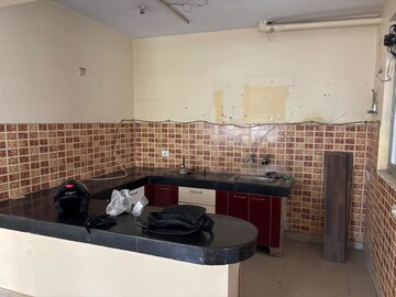 Team Area in 2 BHK Apartment at Omaxe Heights, Sector 86 – for Rent