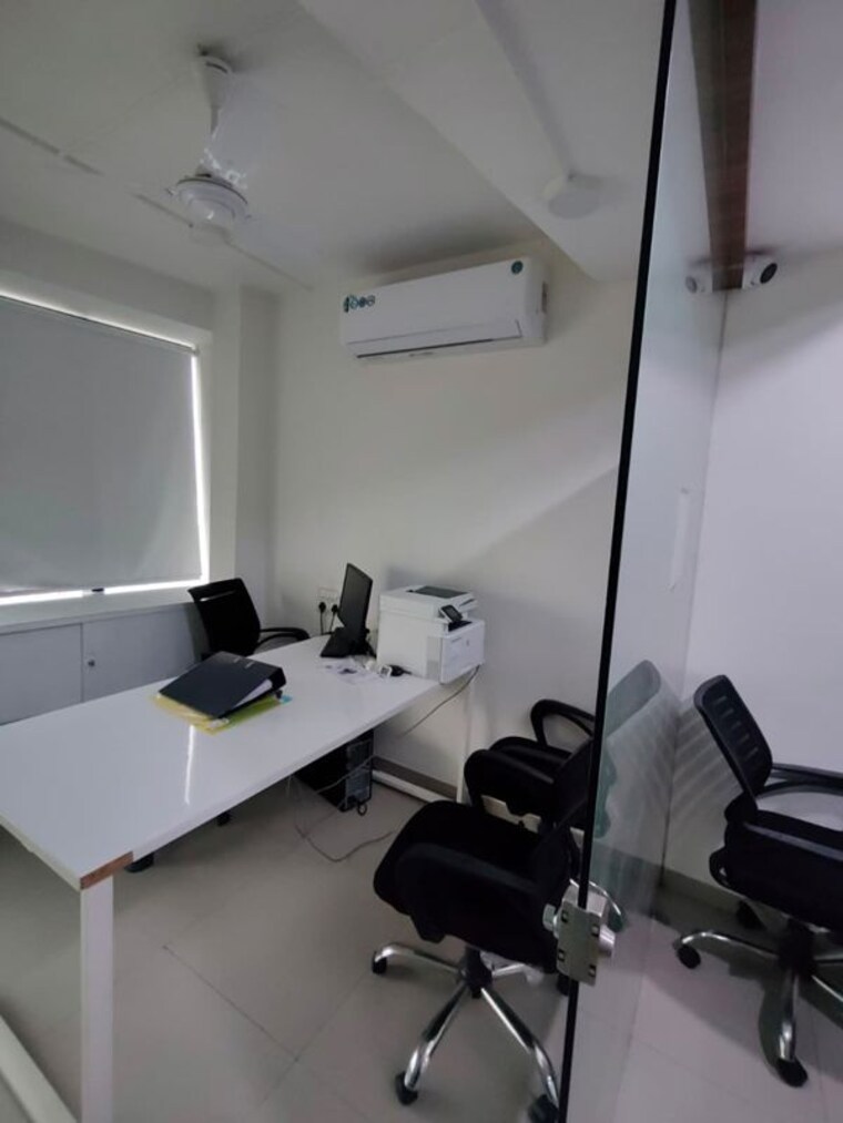 Team Area, shivalik-shilp Commercial Office Space 921 Sq.Ft. In Sanidhya Ahmedabad 9825700