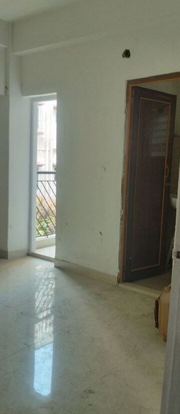 Room in 3 BHK Apartment at Kolkatta Gpo – for Sale