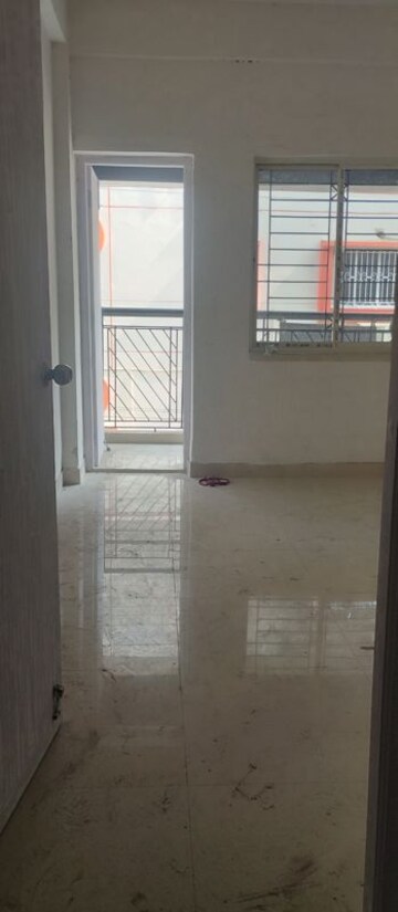Room in 3 BHK Apartment at Kolkatta Gpo – for Sale