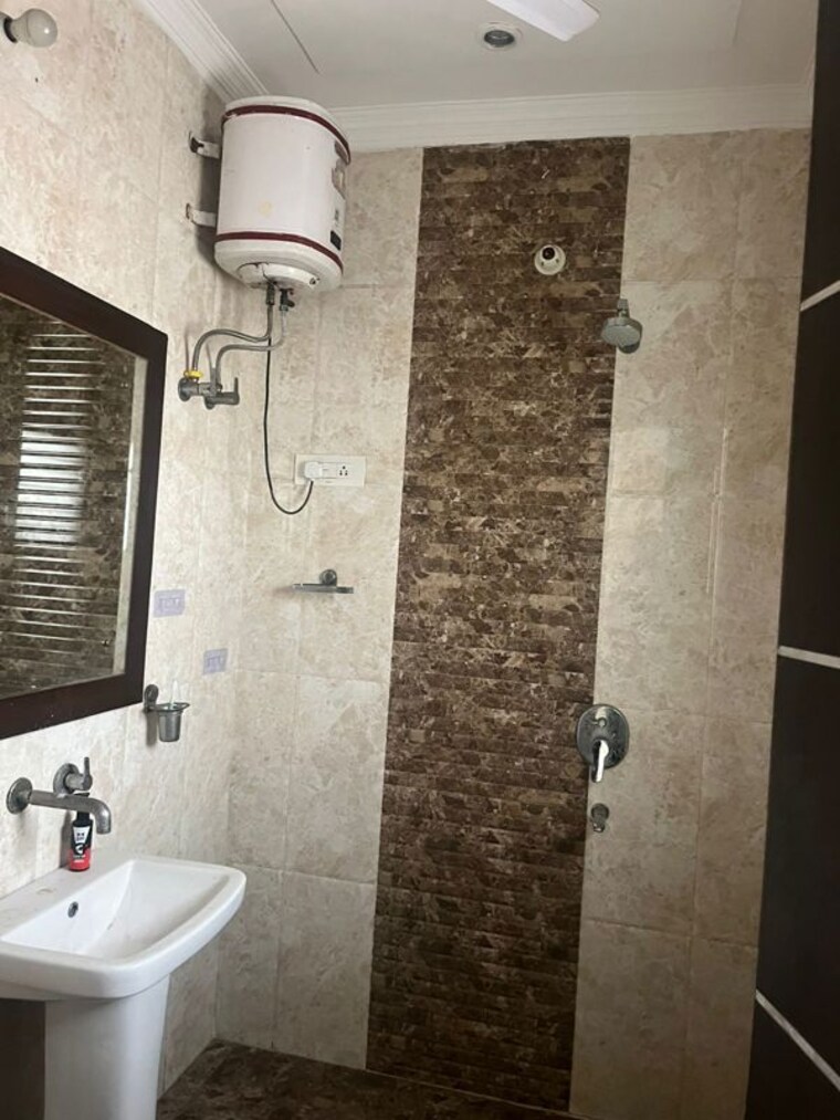Bathroom, sector 14 4 Bedroom 2200 Sq.Ft. Builder Floor In Sector 14 Gurgaon 9825729