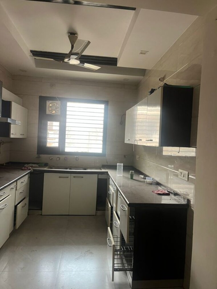 Kitchen, sector 14 4 Bedroom 2200 Sq.Ft. Builder Floor In Sector 14 Gurgaon 9825729