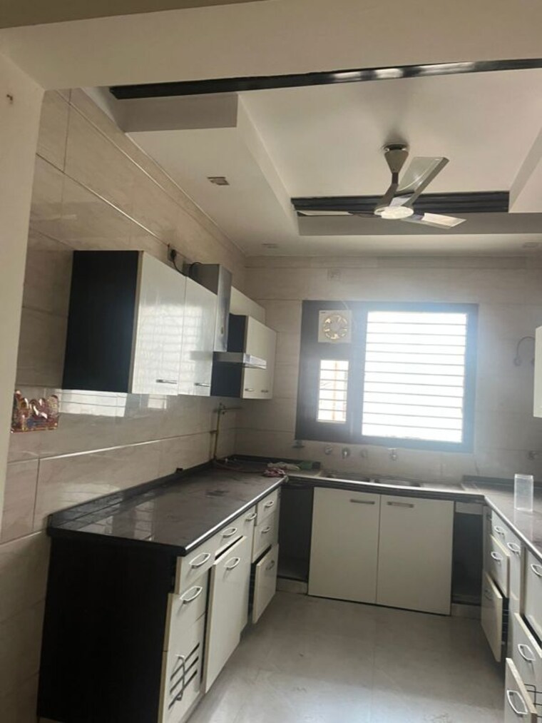 Kitchen, sector 14 4 Bedroom 2200 Sq.Ft. Builder Floor In Sector 14 Gurgaon 9825729