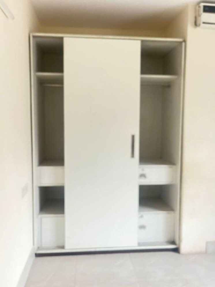 undefined, sector 14 4 Bedroom 2200 Sq.Ft. Builder Floor In Sector 14 Gurgaon 9825729