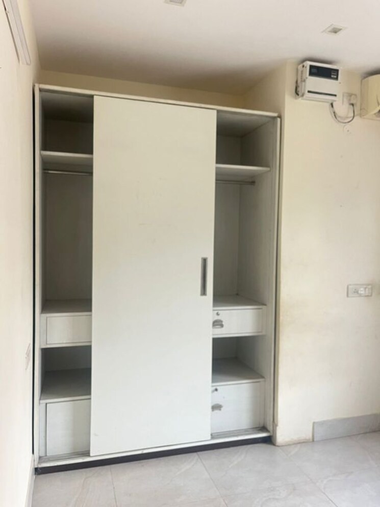 undefined, sector 14 4 Bedroom 2200 Sq.Ft. Builder Floor In Sector 14 Gurgaon 9825729