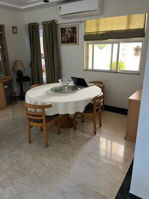 Room in 3 BHK Apartment at Hiranandani Gardens Glen Classic, Powai – for Sale