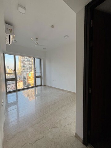 Room in 3 BHK Apartment at Lodha Kiara, Worli – for Rent