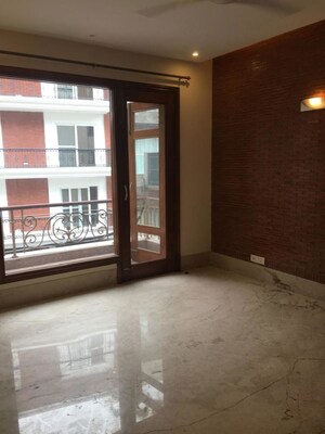 Room in 4 BHK Builder Floor at Vasant Vihar – for Rent