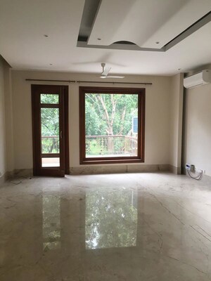 Room in 4 BHK Builder Floor at Vasant Vihar – for Rent