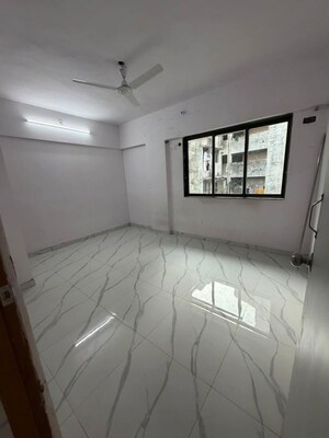 Room in 2 BHK Apartment at Dn Nagar – for Rent