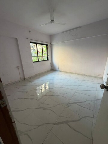 Room in 2 BHK Apartment at Dn Nagar – for Rent