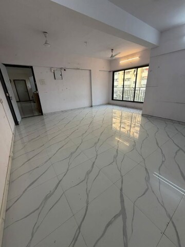 Room in 2 BHK Apartment at Dn Nagar – for Rent