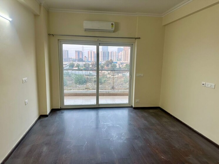 Room, shree-vardhman-victoria 3 Bedroom 1950 Sq.Ft. Apartment In Sector 70 Gurgaon 9825753