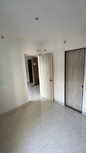 Room in 1 BHK Apartment at Shivalik Prabhat Darshan, Khar East – for Rent