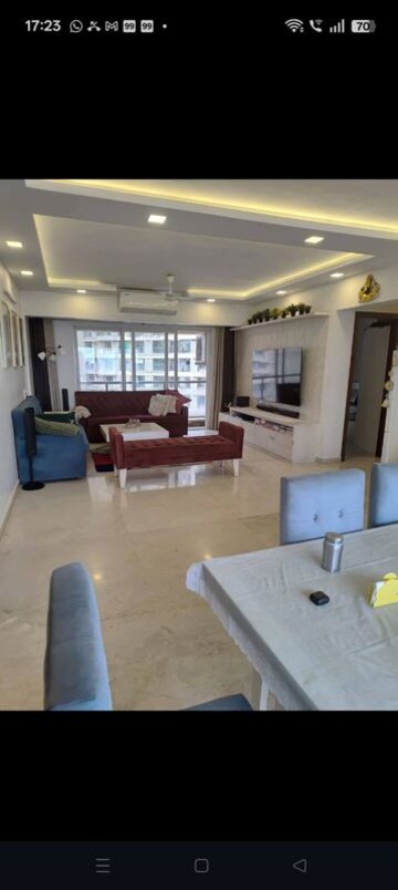 Team Area in 4 BHK Apartment at Soham Crystal Spires, Thane West – for Sale