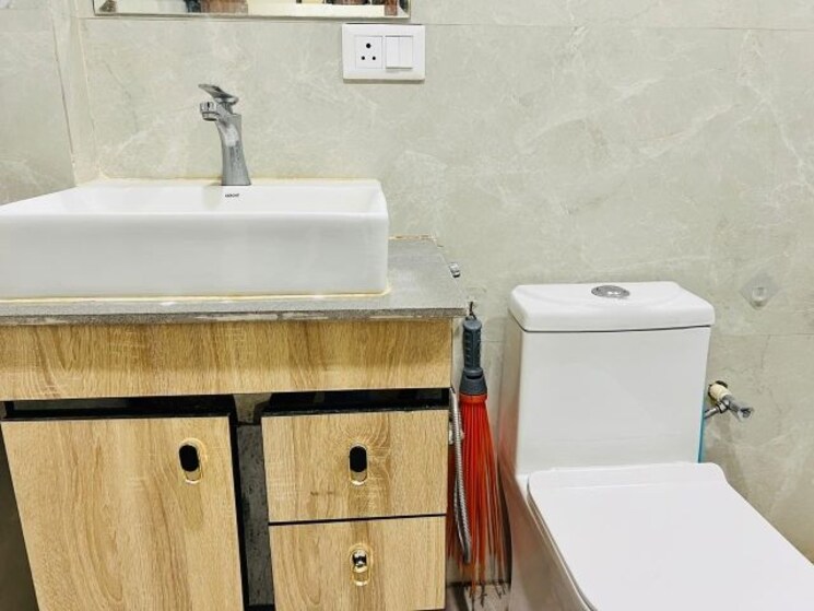 Attached Bathroom, sector 25 5 Bedroom 402 Sq.Yd. Builder Floor In Sector 25 Gurgaon 9825839