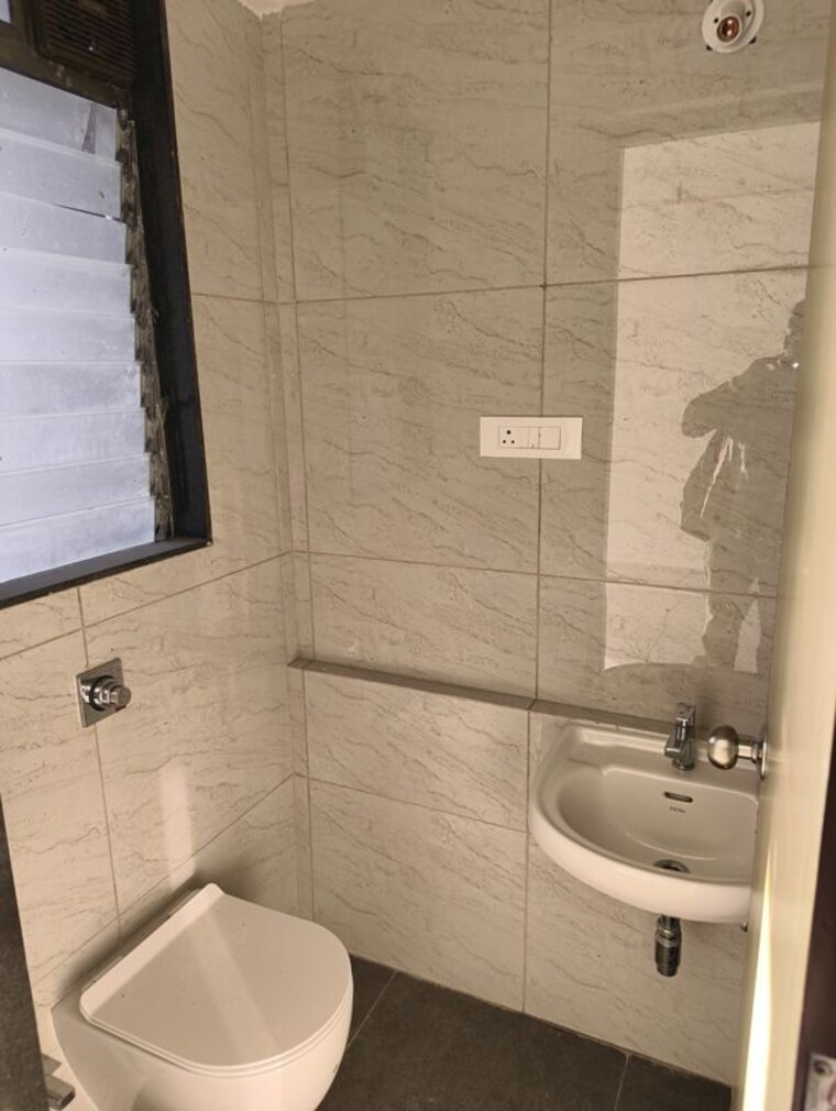 Attached Bathroom, chandak-34-park-estate 2 Bedroom 725 Sq.Ft. Apartment In Goregaon West Mumbai 9825826