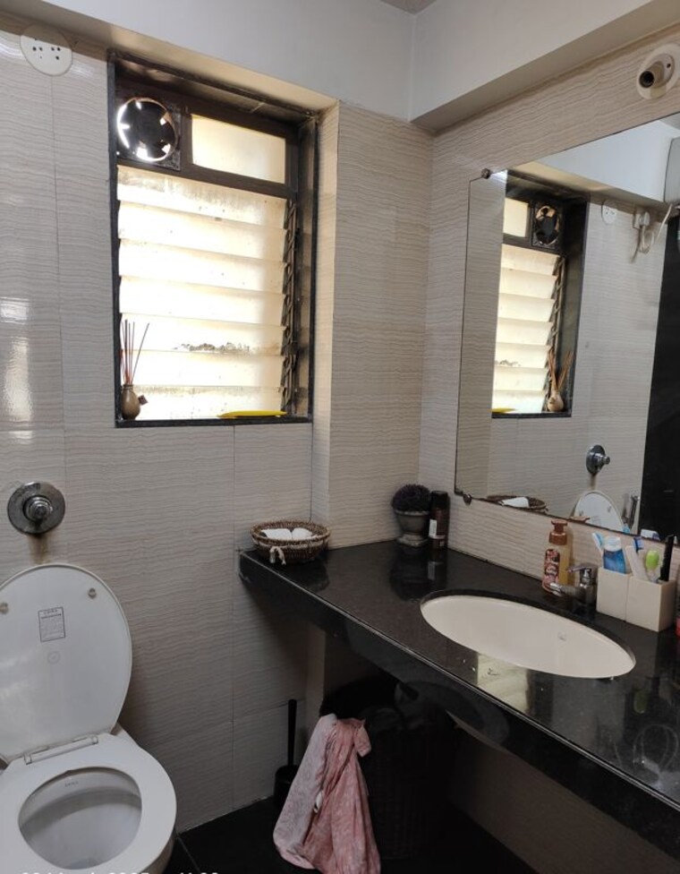 Bathroom, sadguru-poonam-heights 2 Bedroom 1300 Sq.Ft. Apartment In Goregaon West Mumbai 9825871