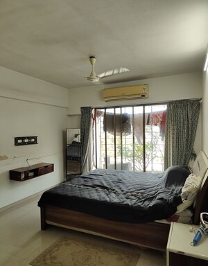 Bedroom in 2 BHK Apartment at Sadguru Poonam Heights, Goregaon West – for Rent