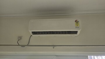 Furnished Amenities in 3 BHK Apartment at Shree Vardhman Victoria, Sector 70 – for Sale