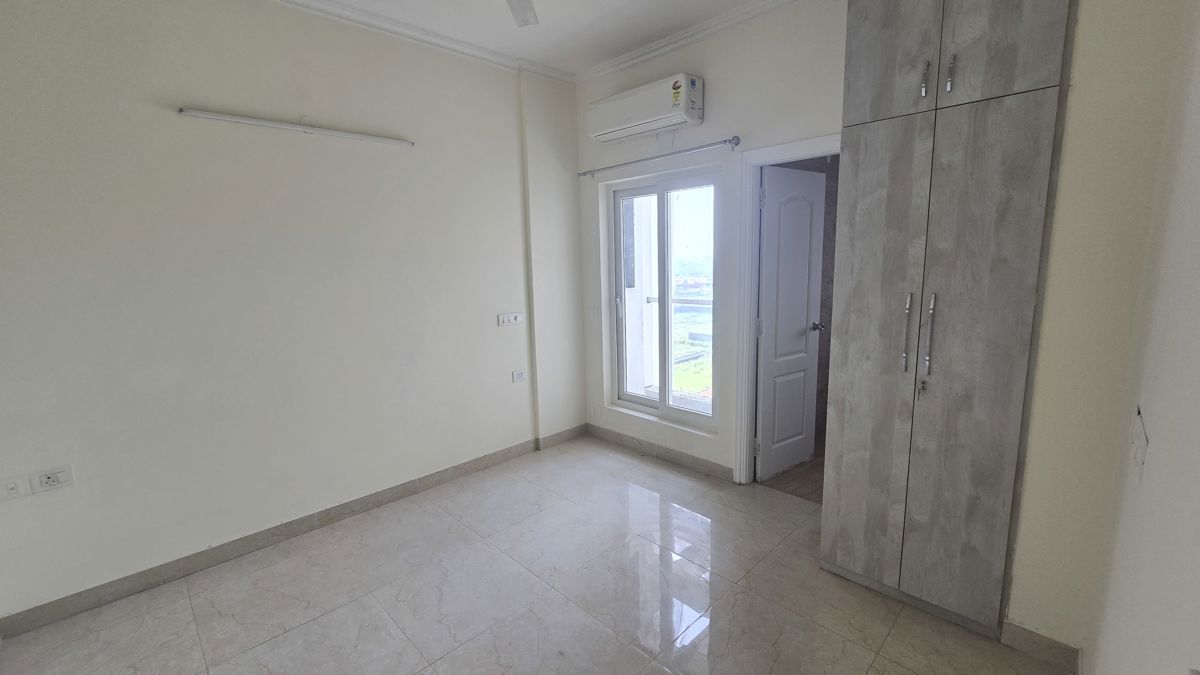 Room, shree-vardhman-victoria 3 Bedroom 1950 Sq.Ft. Apartment In Sector 70 Gurgaon 9825914