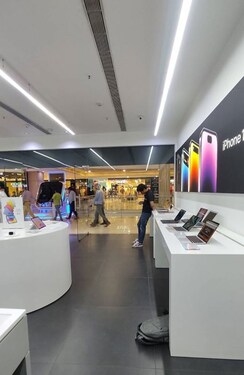 Showroom For Sale in Wave Amore