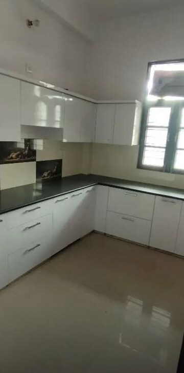 Kitchen in 3 BHK Apartment at Gomti Nagar – for Rent