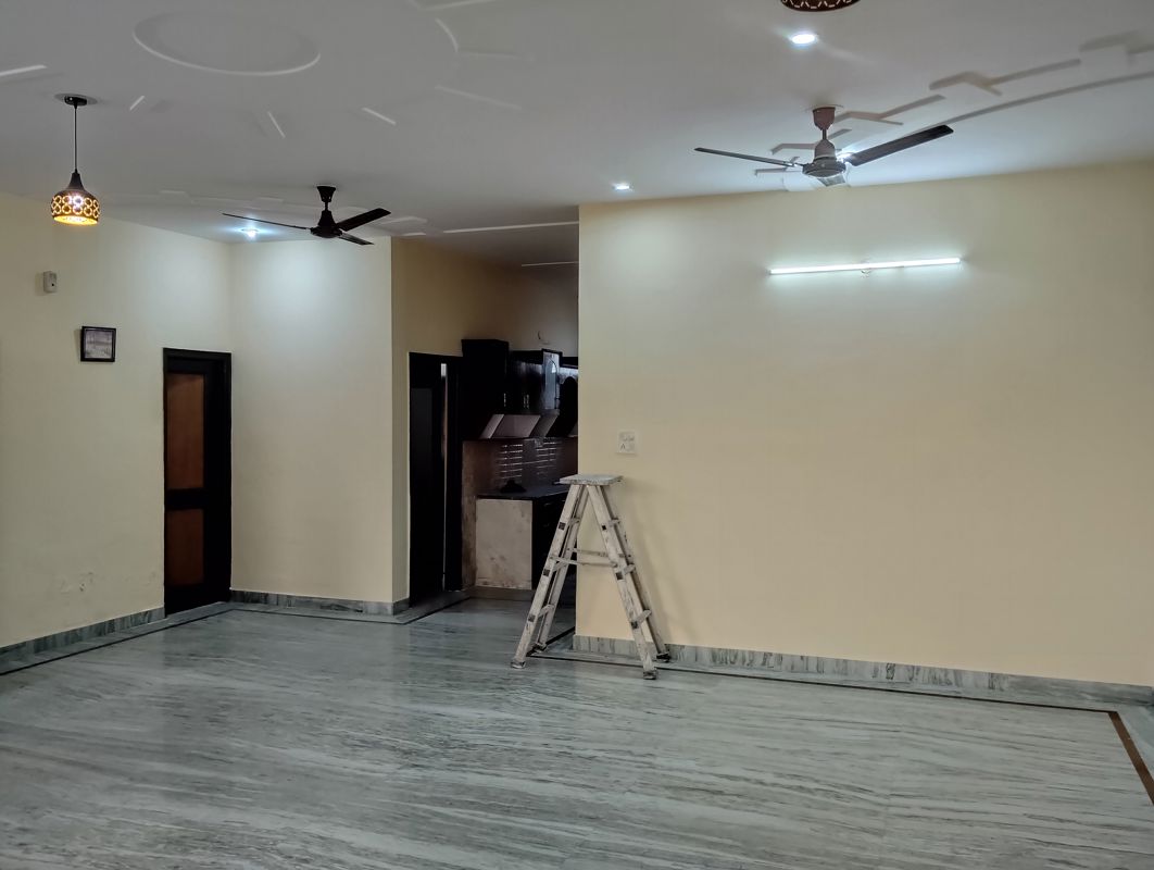 2 BHK + Pooja Room Builder Floor For Rent in Sector 37