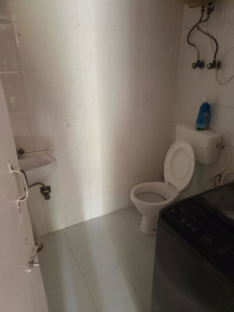 Bathroom, rwa-apartments-sector-29 4 Bedroom 1800 Sq.Ft. Independent House In Sector 29 Noida 9825926
