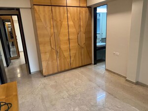 Bedroom in 4 BHK Apartment at Santacruz West – for Rent