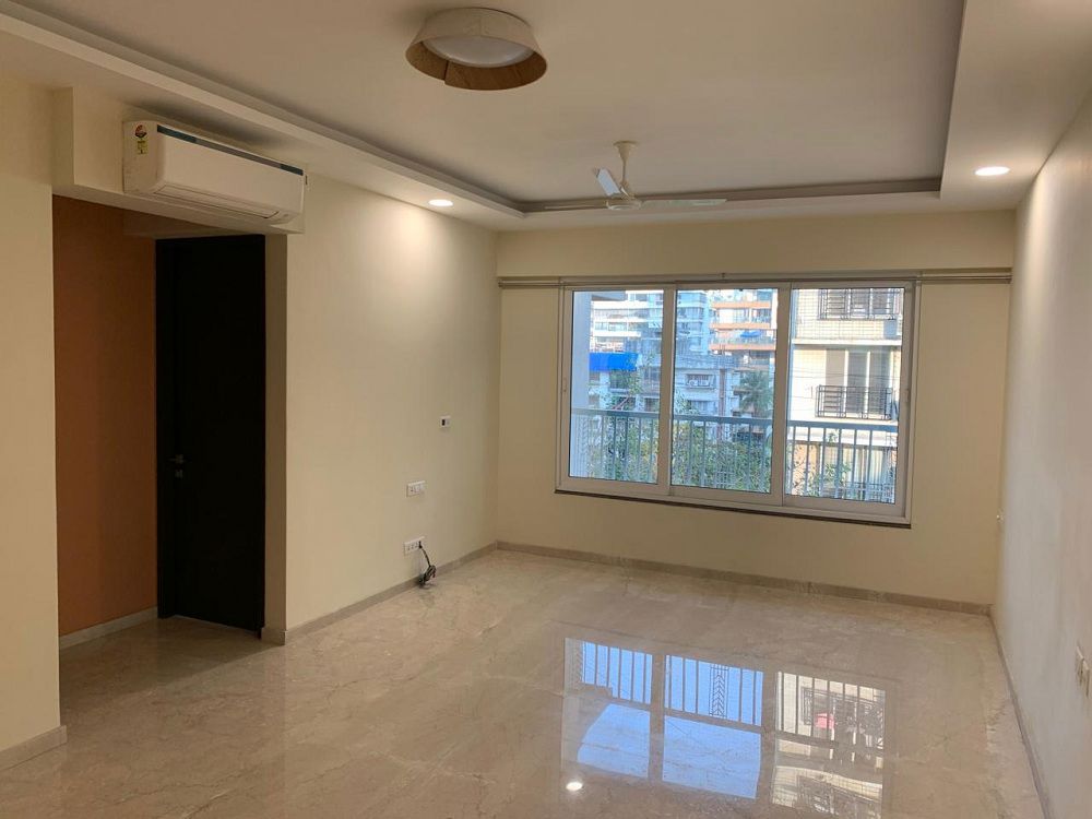 4 BHK + Pooja Room Apartment For Rent in Santacruz West