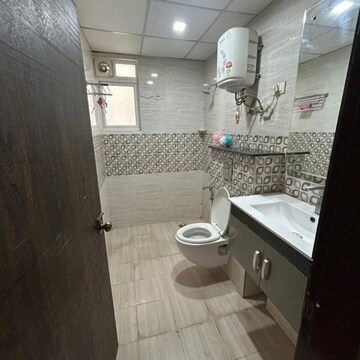 Bathroom in 3.5 BHK Apartment at MI Rustle Court, Malesemau – for Rent