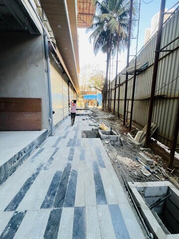  Shop For Rent in Goregaon East