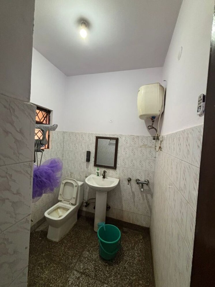 Bathroom, sector 19 2 Bedroom 1250 Sq.Ft. Independent House In Sector 19 Noida 9825960
