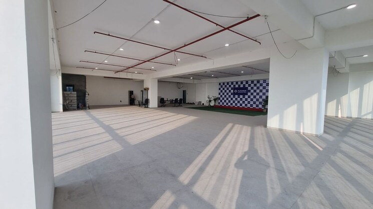 Parking, plutonium-business-park Commercial Office Space 2920 Sq.Ft. In Turbhe Navi Mumbai 9825954