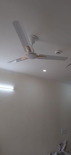 Furnished Amenities in 2 BHK Apartment at Gaur Yamuna City 16th Park View, Gaur Yamuna City – for Rent