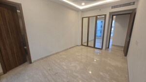 Room in 3 BHK Apartment at Ambience Creacions, Sector 22 – for Sale