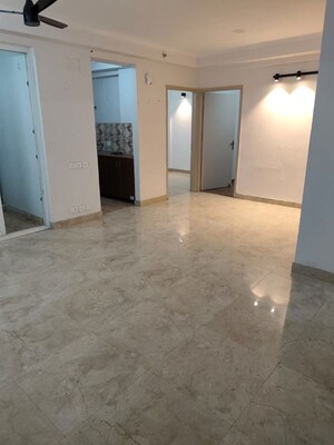 Room in 2 BHK Apartment at Gaur City 2 - 14th Avenue, Sector 16c Greater Noida – for Rent