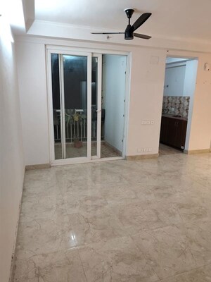 Room in 2 BHK Apartment at Gaur City 2 - 14th Avenue, Sector 16c Greater Noida – for Rent