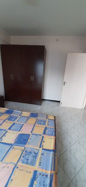 Room in 2.5 BHK Apartment at Amanora Future Towers, Hadapsar – for Rent