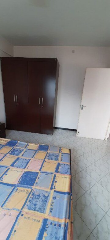 Room in 2.5 BHK Apartment at Amanora Future Towers, Hadapsar – for Rent