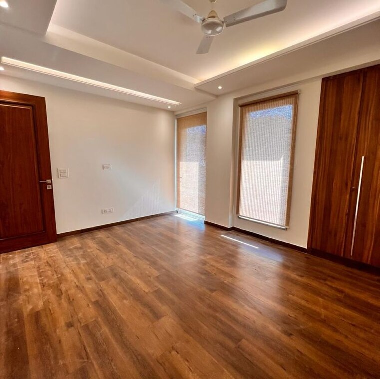 Room, kalkaji 3 Bedroom 1600 Sq.Ft. Builder Floor In Kalkaji Delhi 9826020